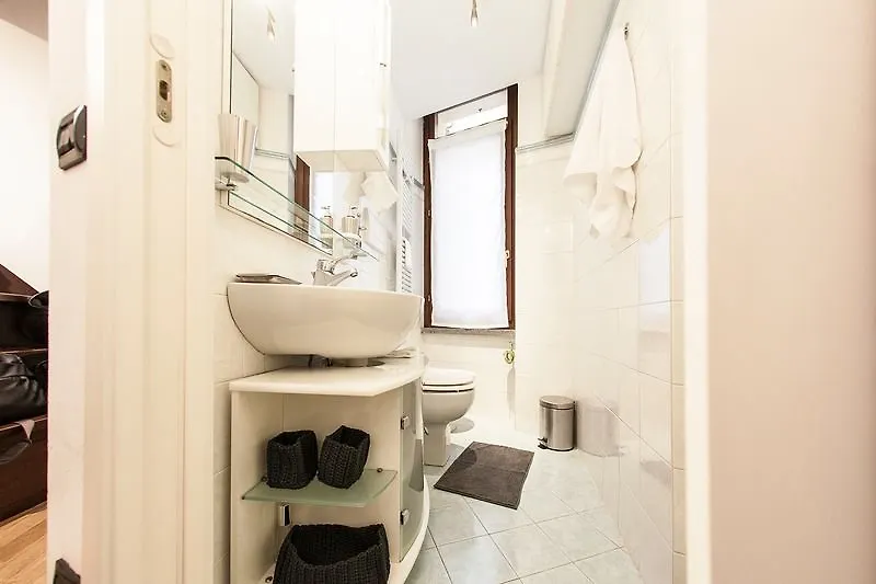 Hemeras Boutique House Aparthotel Duomo 6 Μιλάνο 4*,  Ιταλία